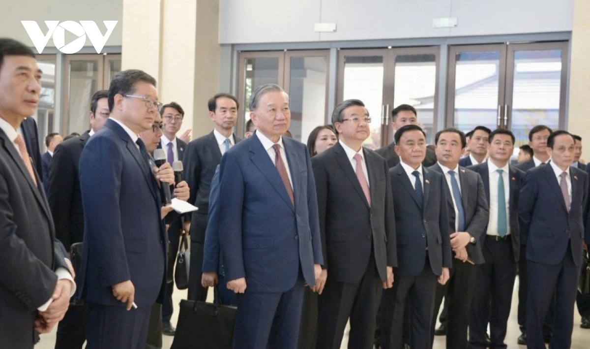 Party chief and President To Lam visits Xiong’an New Area in China's Hebei